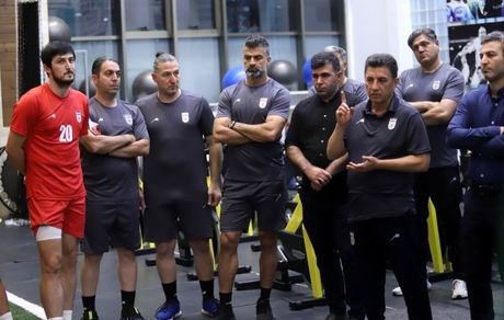 قلعه‌نویی در تمرین تیم ملی: به هیچ چیز جز موفقیت و خوشحالی مردم فکر نمی‌کنیم