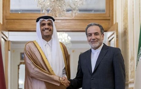 دیدار عراقچی با نخست وزیر و همتای قطری