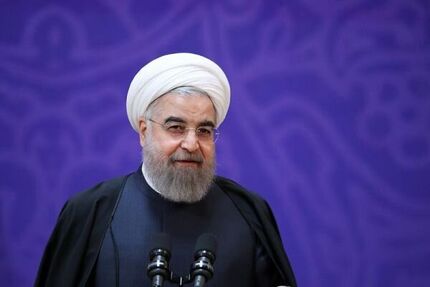روحانی: همه وظیفه داریم مشکلات کشور را کاهش دهیم