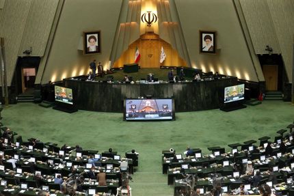 مجلس آماده تصویب قوانین برای آنلاین شدن صفر تا صد خدمات بانکی