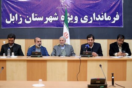 وعده مخبر: با وجود برخی هجمه ها به زودی شاهد گشایش‌های خوبی در کشور خواهیم بود