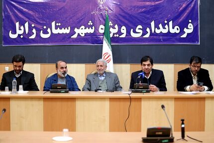 وعده مخبر: با وجود برخی هجمه ها به زودی شاهد گشایش‌های خوبی در کشور خواهیم بود