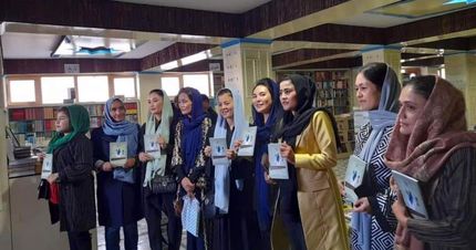 تهدید طالبان، برنامه کتابخوانی زنان را لغو کرد