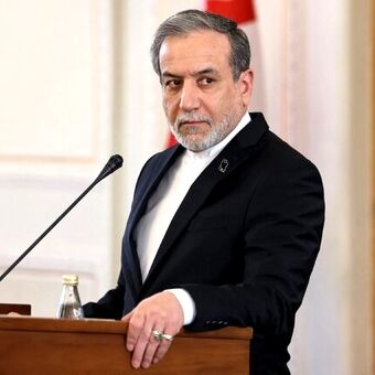هشدار عراقچی به آمریکا: اگر می‌خواهد در امان باشد، منطقه را ترک کنید