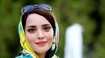 گریم متفاوت بهنوش طباطبایی در نمایش «روزهای رادیو»/  عکس
