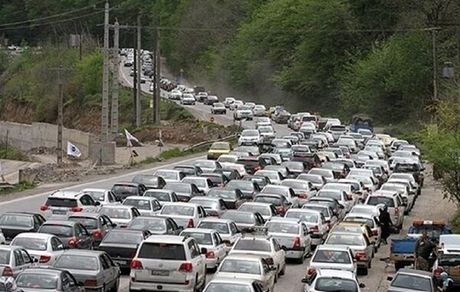 ترافیک پرحجم در محور چالوس/ تداوم انسداد جاده امام‌زاده داوود
