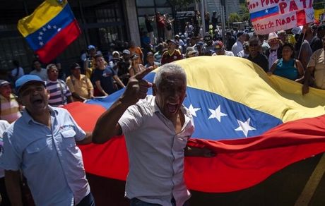 آمریکا، تحریم‌های ونزوئلا را کم کرد