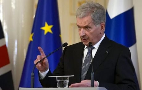 رئیس‌جمهوری فنلاند درخواست عضویت در ناتو را تایید کرد