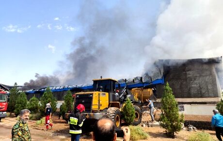 آتش‌سوزی واحد تولید ظروف پلاستیکی در شهرک صنعتی شماره ۲ کرمان مهار شد