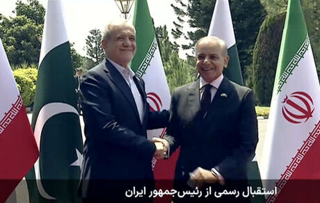 استقبال رسمی نخست وزیر پاکستان از رئیس جمهور کشورمان