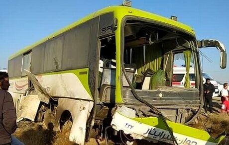این بار واژگونی اتوبوس در استان کرمان با ۱۳ مصدوم