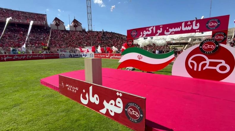 جشن قهرمانی باشکوه ولی نیمه تمام تیم فوتبال تراکتور