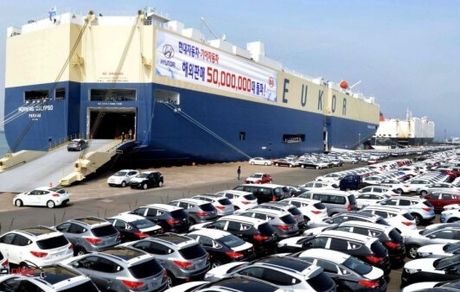 پژمانفر: واردات خودرو تلنگری به خودروسازان داخلی می‌زند