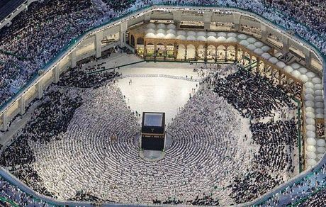 حضور ۱.۵ میلیون نمازگزار در کعبه در یک شب