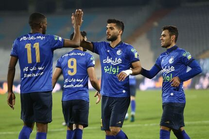 استقلال، ذوب آهن را برد و همچنان صدرنشین ماند