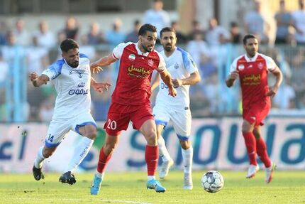 ملوان با متوقف کردن پرسپولیس، استقلال را در صدر نگه داشت