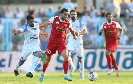ملوان با متوقف کردن پرسپولیس، استقلال را در صدر نگه داشت