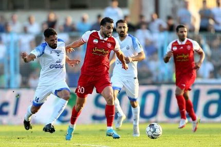 ملوان با متوقف کردن پرسپولیس، استقلال را در صدر نگه داشت