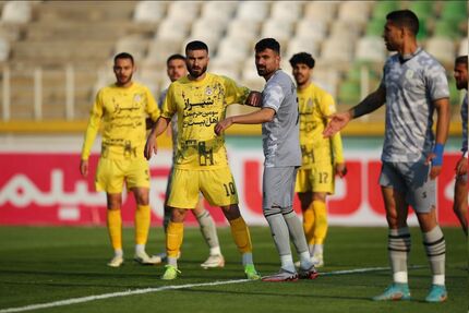 صدرنشین لیگ دسته یک متوقف شد / صنعت نفت باخت