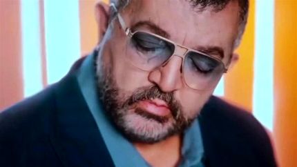 غول برره، خواننده شد