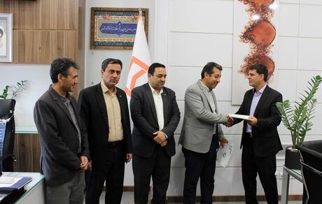 تقدیر بنیاد مسکن یزد از همکاری بانک مسکن در بهسازی و نوسازی واحدهای روستایی / نقش‌آفرینی بانک مسکن با نگاه اجتماعی