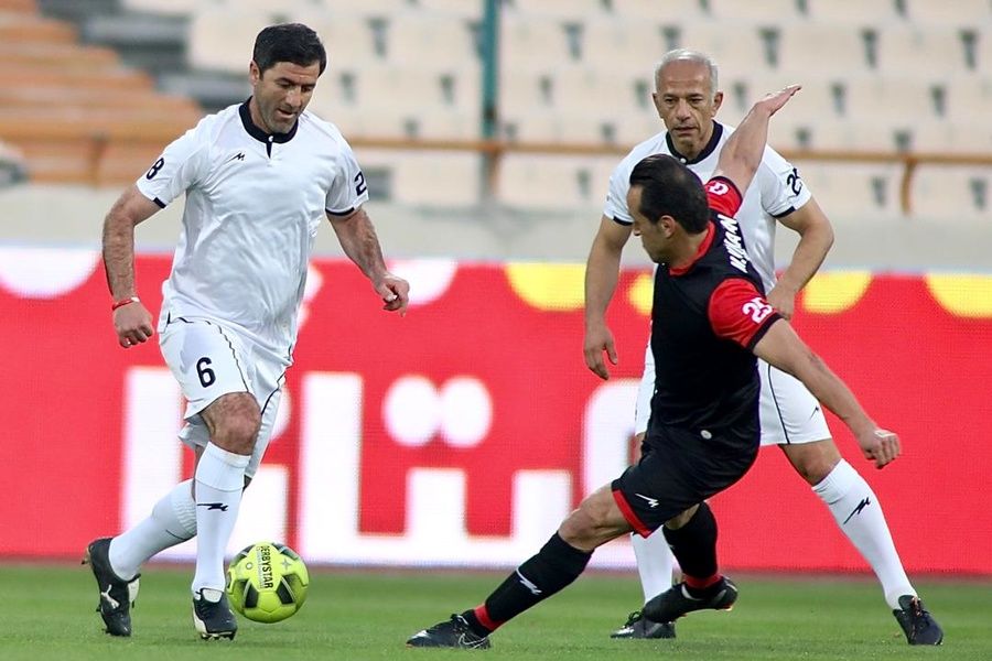 تصاویر دیدار دوستانه منتخب سرخابی و منتخب ۹۸ به یاد انصاریان و میناوند