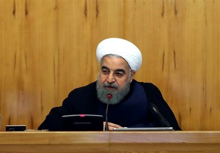 روحانی: تقویت شبکه ملی اطلاعات به‌معنای قطع اینترنت خارجی نیست/هیچ چیزی از مردم مخفی نماند
