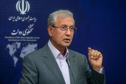 عذرخواهی رسمی دولت در خصوص حادثه واژگونی اتوبوس خبرنگاران و سربازمعلم‌ها / طرح مجلس درباره فضای مجازی بعد از استقرار دولت جدید بررسی شود