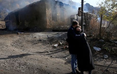 ارمنی‌ها خانه‌ خود را آتش می‌زنند تا سالم به دست آذربایجان نرسد 