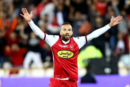 دسته گل پرسپولیس: ۶۰ میلیارد تومان برای هیچ / بازیکن سرخ‌ها گرانترین گلنزن تاریخ ایران لقب گرفت