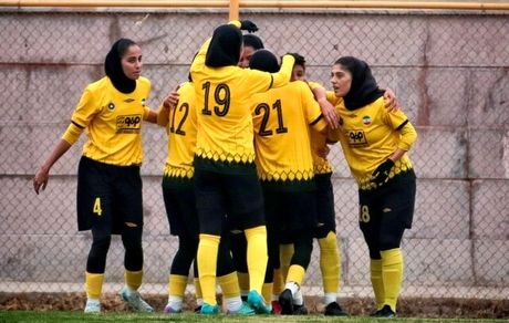 سپاهان صدرنشین لیگ برتر فوتبال بانوان شد