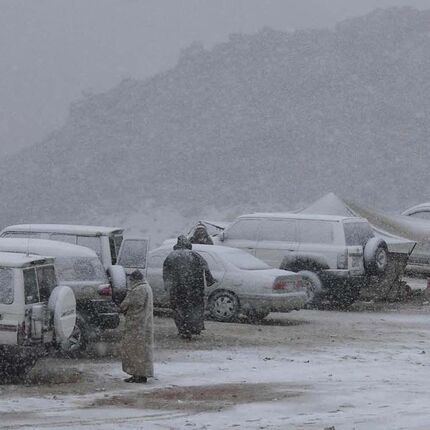 در بیابان‌های عربستان هم برف بارید