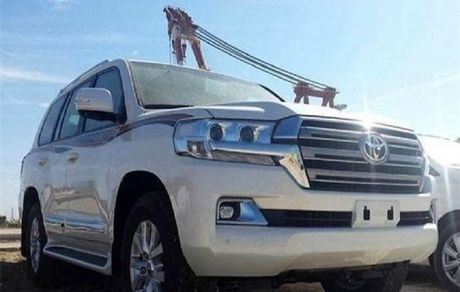 توقیف سه دستگاه تویوتا لندکروز قاچاق در میناب