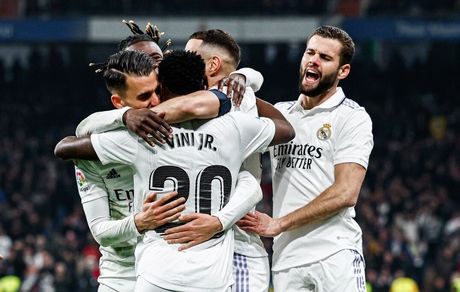 رئال مادرید فاصله امتیازیش با بارسلونا را حفظ کرد