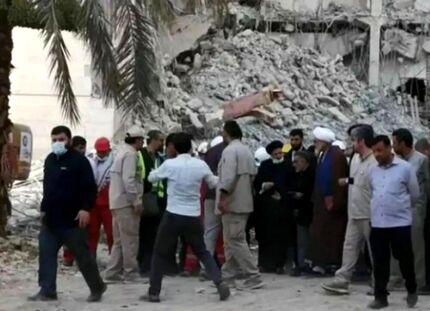 رئیس جمهور از محل حادثه ریزش متروپل آبادان بازدید کرد