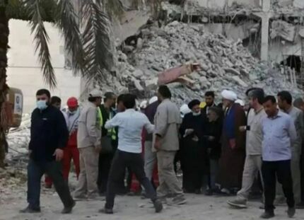 رئیس جمهور از محل حادثه ریزش متروپل آبادان بازدید کرد