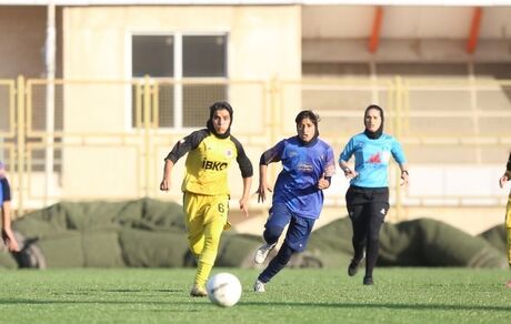 نبرد حساس هفته چهارم لیگ برتر فوتبال زنان مساوی شد