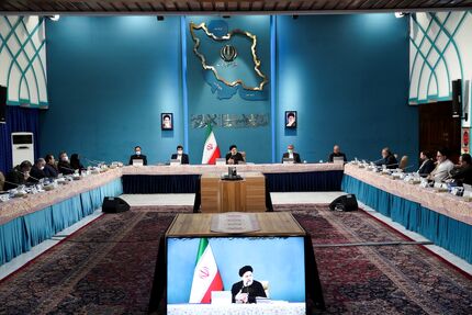دستگاه‌های اجرایی، واقعیات پیشرفت‌های علمی کشور را بیان کنند
