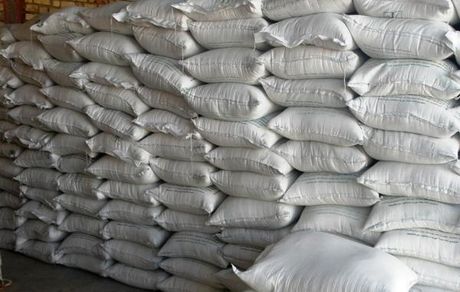 کشف ۶۵ تن شکر احتکار شده در"کاشان"