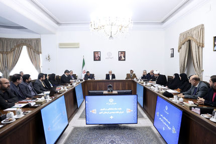 عارف: کار فرهنگی با برخورد فیزیکی بهتر نمی‌شود