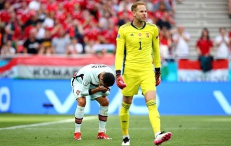 طوفان پرتغال در دقایق پایانی / فاصله رونالدو با دایی به سه گل رسید