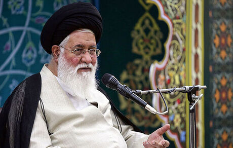 علم الهدی: امروز کشوری نیست که در آن پرچم آمریکا را آتش نزنند