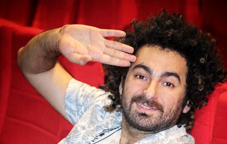 خواننده‌ای که با «خندوانه» به تلویزیون آمد از «اعجوبه‌ها» گفت