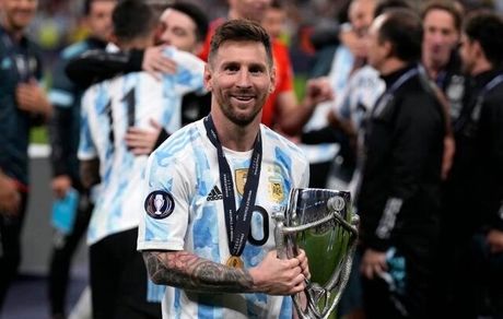 مسی: برزیل، فرانسه و انگلیس مدعیان اصلی جام جهانی قطر