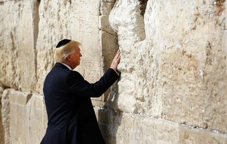 مراسم نماز ویژه برای پیروزی ترامپ