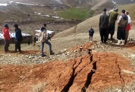 تخلیه برخی خانه‌ها در روستای سلوک مهاباد بدلیل رانش زمین