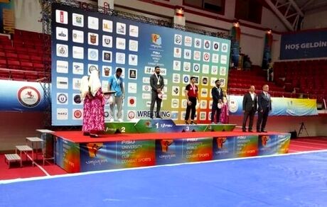 تیم ملی کشتی آزاد دانشجویان ایران در مسابقات جهانی ۷ طلا کسب کرد و قهرمان شد