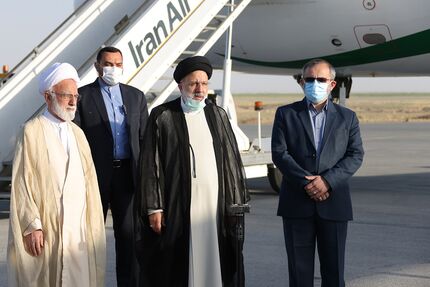 رئیس جمهور وارد استان مرکزی شد / رئیسی: هر یک از صنایع سنگین این استان نماد اعتماد به نفس و غرور ملی در کشور است
