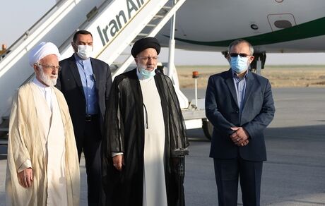 رئیس جمهور وارد استان مرکزی شد / رئیسی: هر یک از صنایع سنگین این استان نماد اعتماد به نفس و غرور ملی در کشور است