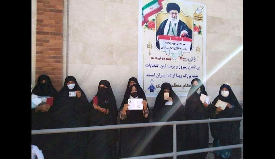 تصاویری از حضور پرشور در صف‌های رای‌گیری انتخابات ۱۴۰۰ / بخش اول